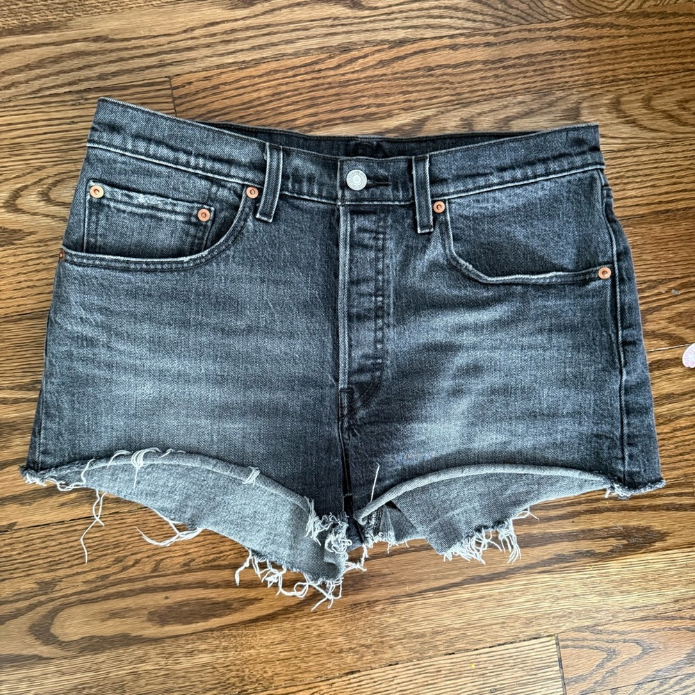 ⭐️ Levi's Grey Jean Shorts High-Waisted Casual